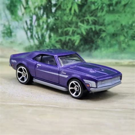 MODÈLE RÉDUIT DE voiture moulé sous pression Hot Wheels 68 Copo Camaro 1 64 24 excellent état