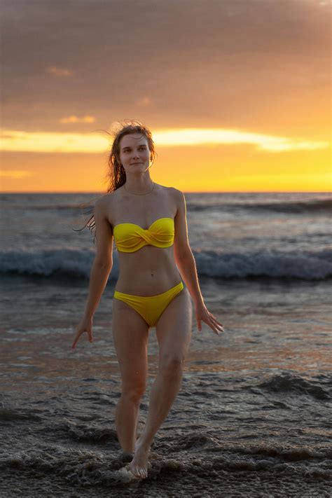 Mariel+Molino+Bikini Photos, Download The BEST Free Mariel+Molino
