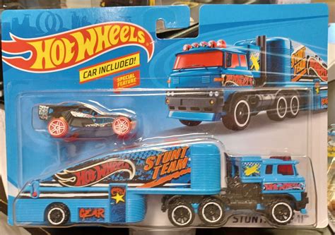 Hot Wheels Super Rigs Stuntin Semi Detachable Trailer Scale