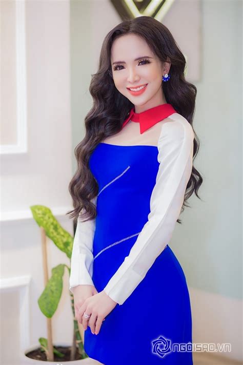 Hot girl Trần Đoàn xinh đẹp trong trang phục của NTK Đỗ Long