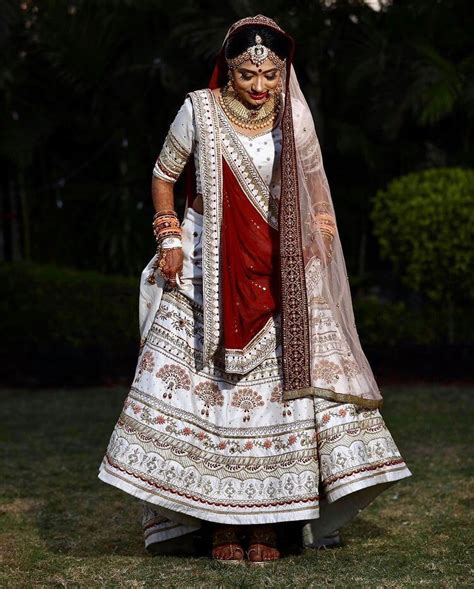 Stunning Gujarati Brides And Their Traditional Sarees | eduaspirant.com