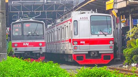 Kumpulan Kereta Api Krl Commuter Line Di Stasiun Pondok Cina Depok Tm