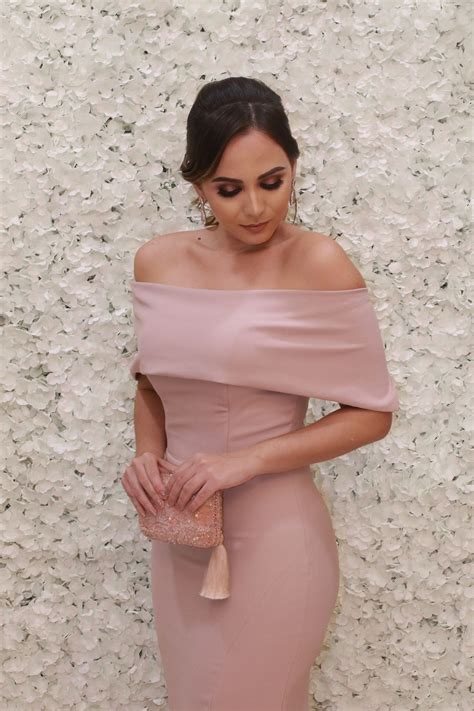 VESTIDO NUDE ROSÉ OMBRO A OMBRO FENDA Closet das 2