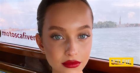 Em Lingerie Azul Margarida Corceiro Incendeia As Redes Sociais Selfie