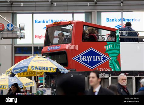 tour bus in Manhattan, New York Stock Photo - Alamy