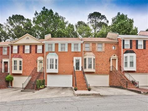 Condotownhome Property For Sale With 3 Beds And 3 Baths In Atlanta Ga