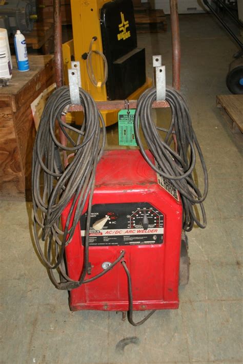 Lincoln Electric Arc Welder K1297 Acdc 225125 60hz Single Phase 230v