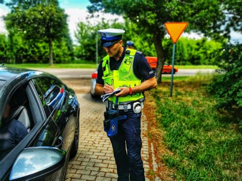 PRĘDKOŚĆ POD LUPĄ ŁOMŻYŃSKICH POLICJANTÓW xlomza pl