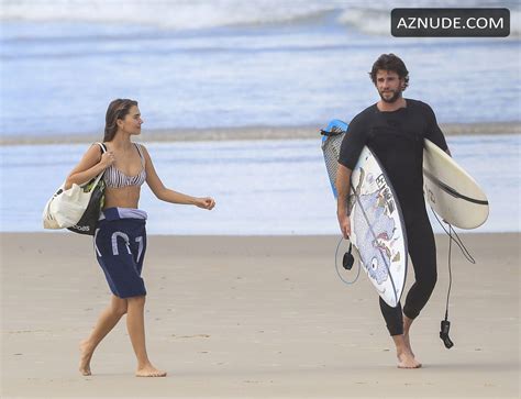 Hemsworth Brothers Reunite In Byron Bay With Liam S Bikini Clad Girlfriend Model Gabriella