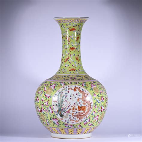 Bidlive A Famille Rose Dragon Vase