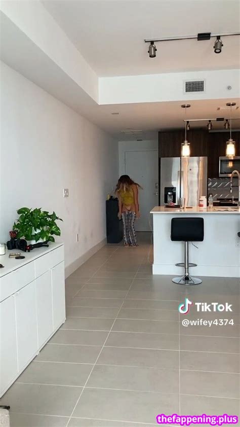 Fcknpeach Fcknsophia Nude Onlyfans Photo The Fappening Plus