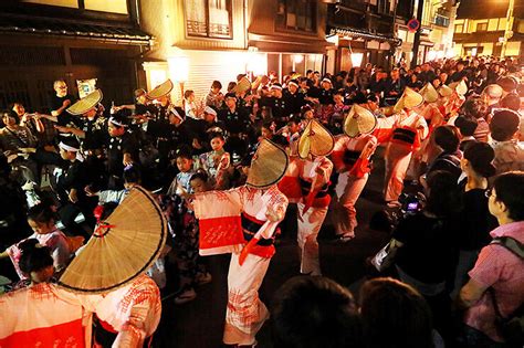 おわら風の盆をたっぷり4時間鑑賞！露天風呂完備の東急リゾートホテルにご宿泊！大自然上高地を散策！ 越中八尾『おわら風の盆』と感動の景色が広がる