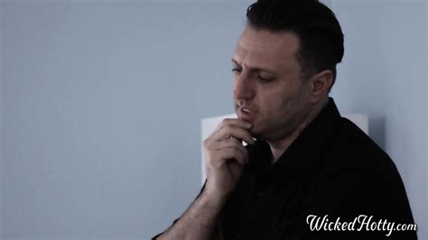 Cougar Gets Pussy Eaten Out