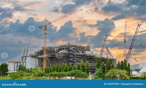 Oil Rig Under Construction at the Yard ,petrochemical Plants Stock ...