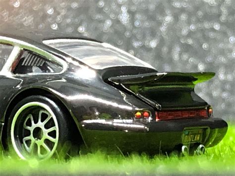 Hot Wheels Magnus Walker Urban Outlaw Porsche 964 Scale 1 64 Toys Games Bricks Figurines