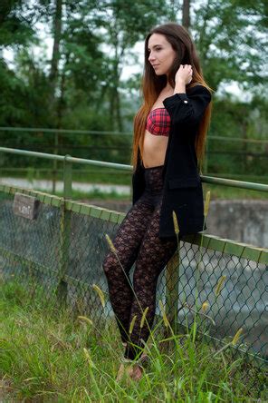 Amateur Girl MetArtX Stockings On The Wood Sakura