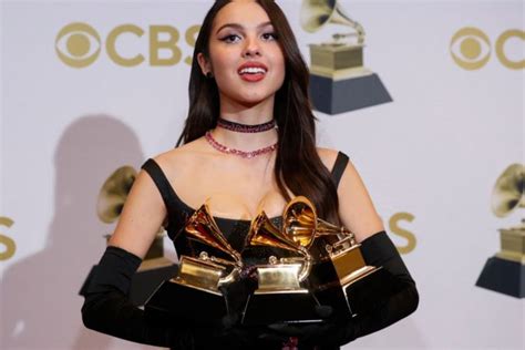 Ini Dia Deretan Pemenang Grammy Awards 2024 Didominasi Artis Wanita