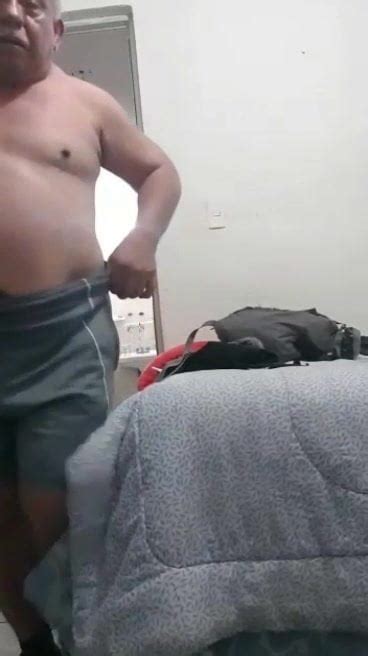 Papi Nos Muestra Lo Sabroso Que Esta Gay Porn XHamster XHamster