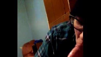 Mi primera vez chupando una polla en la cámara XVIDEOS