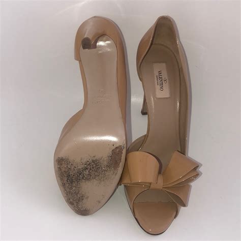 Valentino Nude Patent Bow Patent Leather Pumps Gem