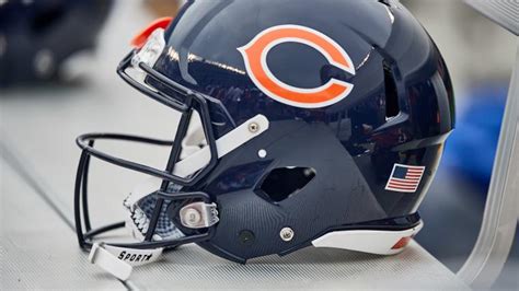Bears Predicted To Swing Blockbuster Trade For Key Titans Starter At