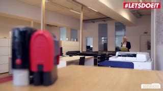 Bums Besuch German Blonde Pornstar Celina Davis Surprise Fucks Her Fanboy Xxx Mobile Porno