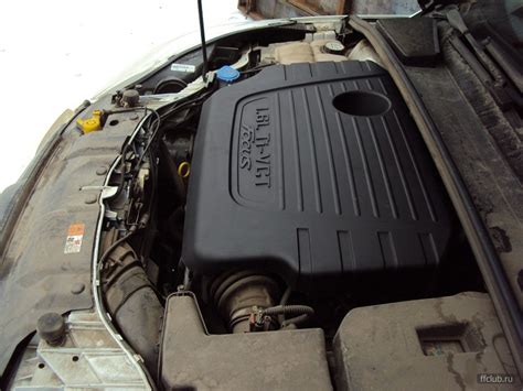 Пластиковая крышка на двигатель 1.6 (с. 2,3) - Ford Focus 3