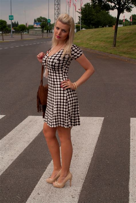 Stylish Blonde Pin Up And Boho Mix With Polka Dot Dress Dziewcz Cy I Sexy Look W Stylu Pin Up