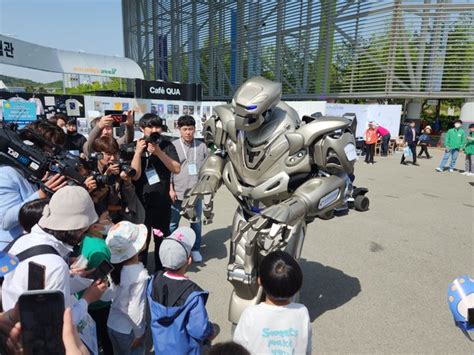 르포 누리호 보고 로봇과 춤추고18년 만에 과학도시로 돌아온 대한민국 과학축제 네이트 뉴스