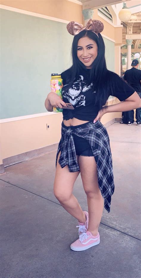 Latina Ex At Disneyland R HotGirlsAtDisneyland