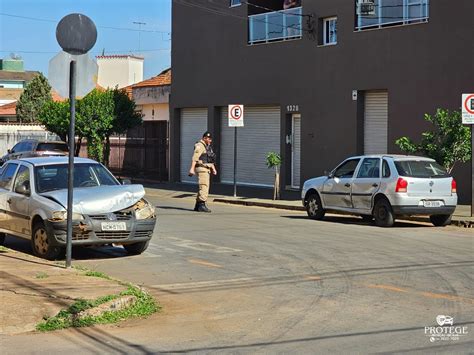 Mais um acidente no cruzamento da rua Rui Barbosa com a rua vereador ...