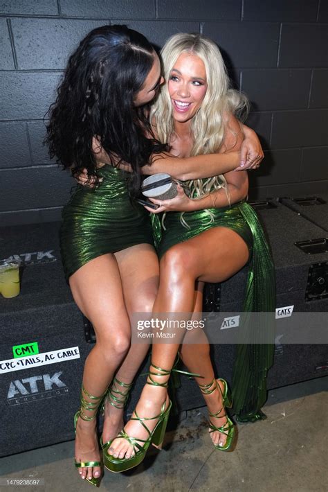 Megan Moroney's feet