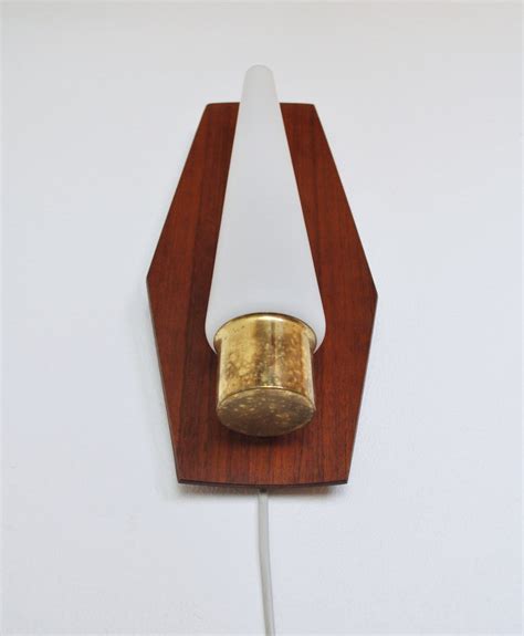 Moderne Skandinavische Wandlampe Aus Teak Messing Und Opalglas Er