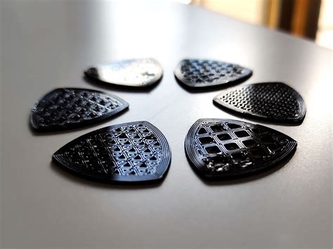 how to hold a guitar plectrum 6