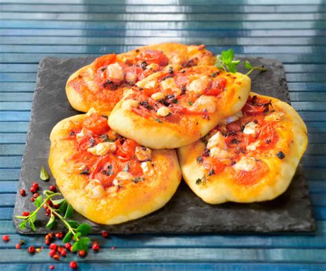 Mini Pizzas Au Fromage De Ch Vre Cookidoo The Official Thermomix