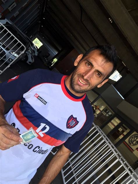 El Lavadero de las Muñecas REVELAN PASADO GAY DE UN FUTBOLISTA ARGENTINO