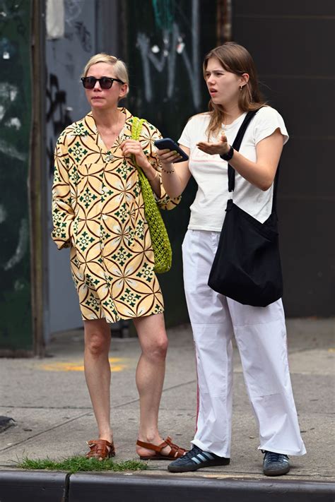 Michelle Williams And Her Daughter Matilda Ledger In Brooklyn 07 31