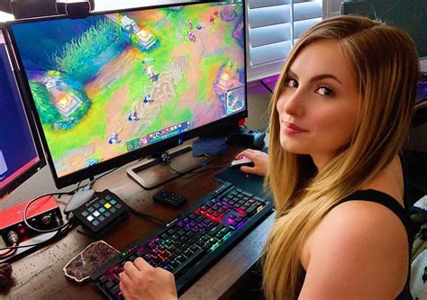 Nicki Taylor Biography Online Gamer Nicki Taylor Wikipedia