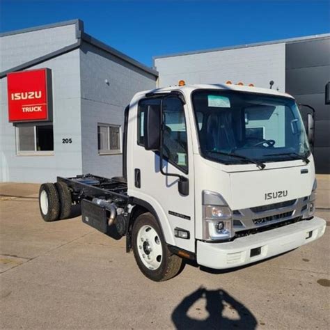 2023 Isuzu Trucks N-Series Diesel NPR-XD P7K01807 | La Crosse Truck Center