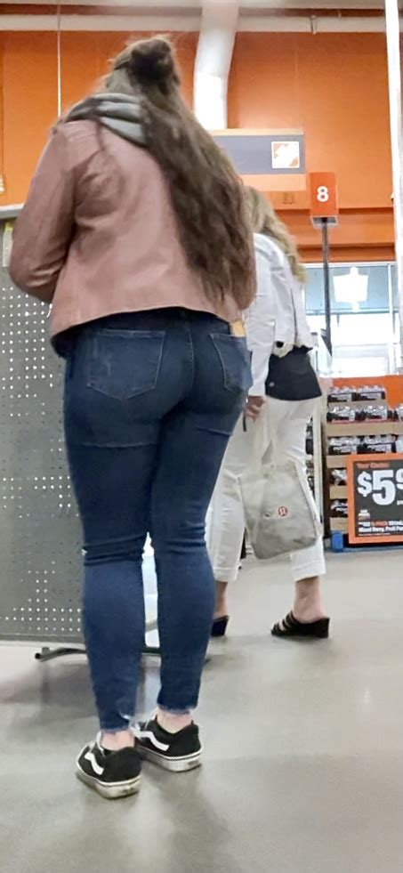Thick Hips Round Ass Redhead Tight Jeans Forum