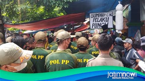 Relokasi Pedagang Pasar Larangan Sidoarjo Diadang Emak Emak Siap