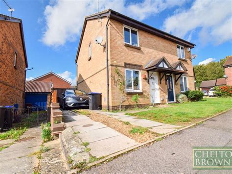 2 Bed Semi Detached House For Sale In Yeoman Meadow East Hunsbury Nn4