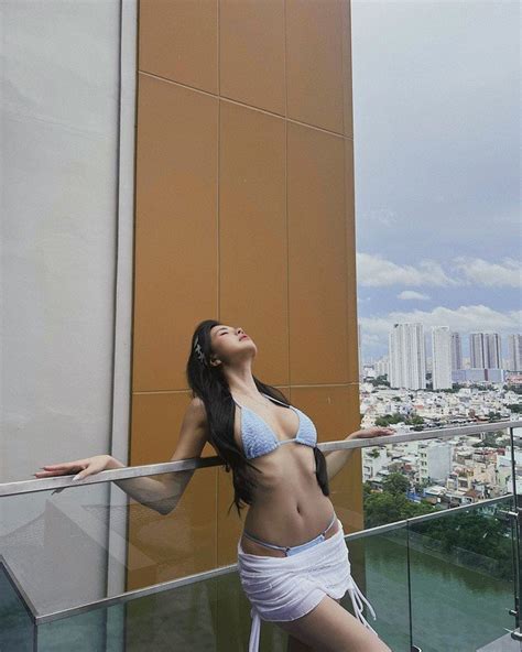 N Mc Game G Y Th Ng Nh Khi Di N Bikini Khoe Ng Cong T Gi