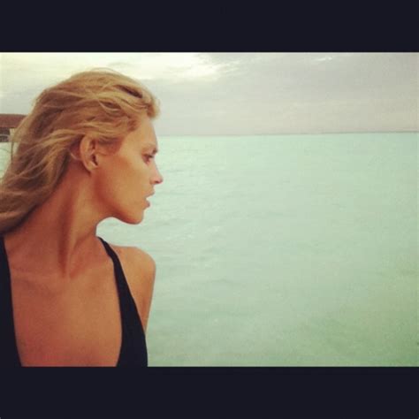 Anja Rubik W Bikini Na Pla Y Tym Razem Sp Dza Wakacje Na Malediwach Plotek