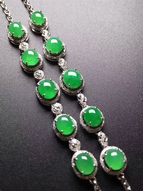 Bright Jadeites Palace Jewelry昕玉軒老翠祥®梵宸銘鈺 昕玉軒老翠祥梵宸銘鈺 天然翡翠a货收藏級滿綠色祖母綠正阳