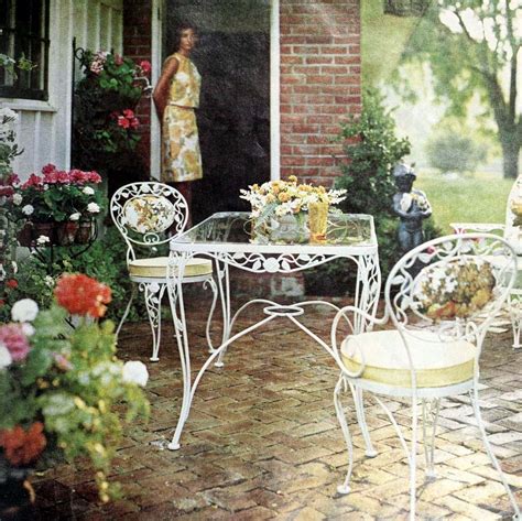 See 60 Vintage Patio Furniture Sets That Offered Outdoor Relaxation The Old Fashioned Way