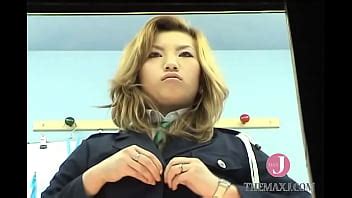 Cambio De Ropa De En Caja Angulo Bajo Video Debajo Voyeur 01 Parte 2 XVIDEOS