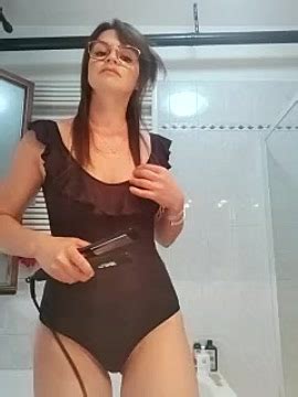 Danyelababy Naked Stripping On Cam For Live Sex Video Chat InTheCrack