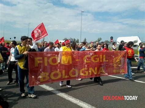 La Marcia Delle Tute Blu Traffico Paralizzato