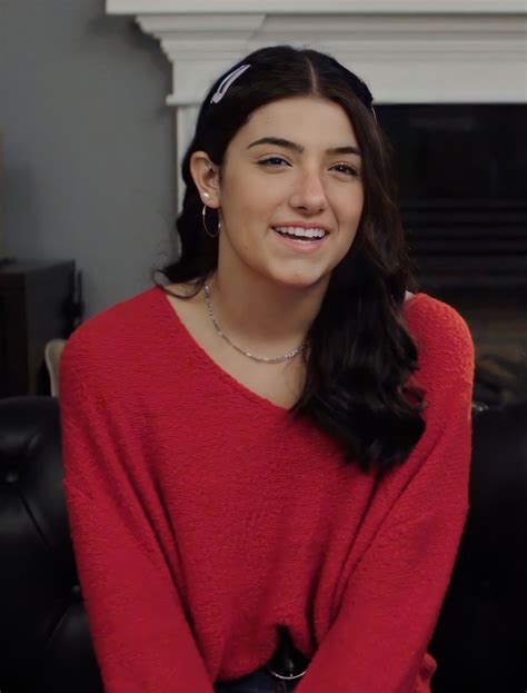 Charli D’Amelio: From TikTok to Fame – How?” - Discover Walks Blog